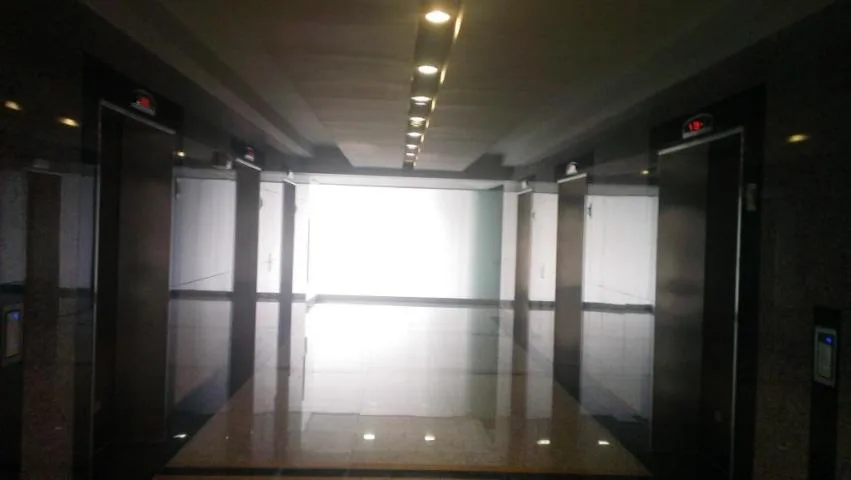 Espectaculares oficinas en la avenida balboa. lr 15-903. — 3