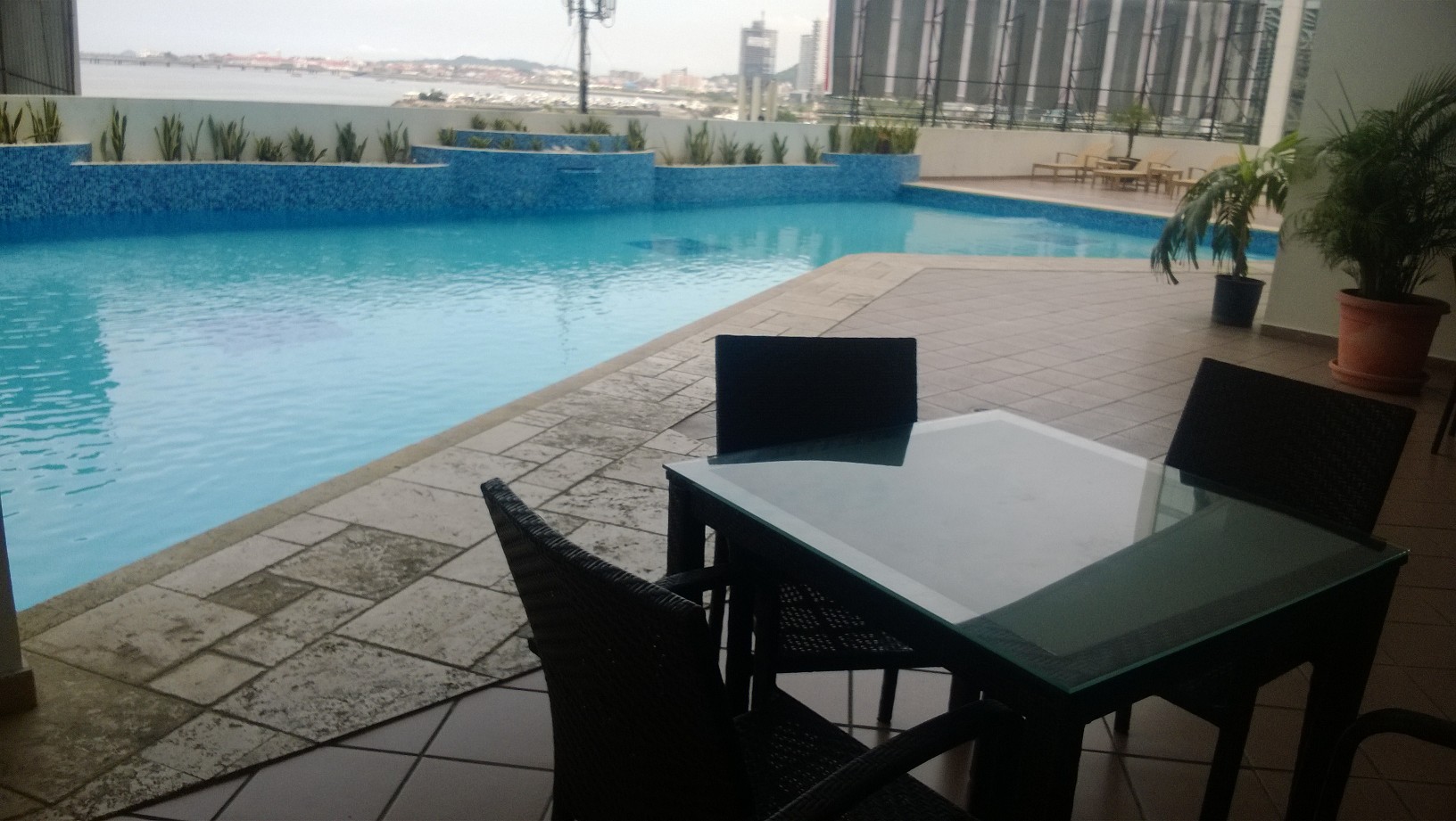 Avenida balboa amoblado $1300.00usd con vista al mar