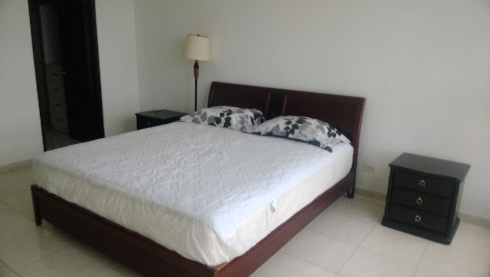 Avenida balboa amoblado $1300.00usd con vista al mar