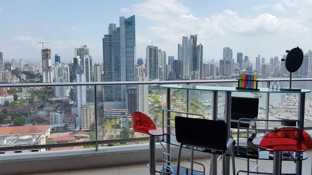 Se alquila apartamento 102m2 avenida balboa telf .rtq — 5