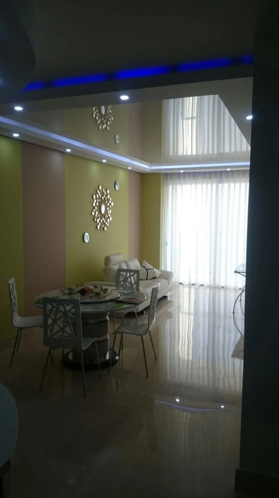 Alquilo apt en edf yoo de 2 recamaras — 4