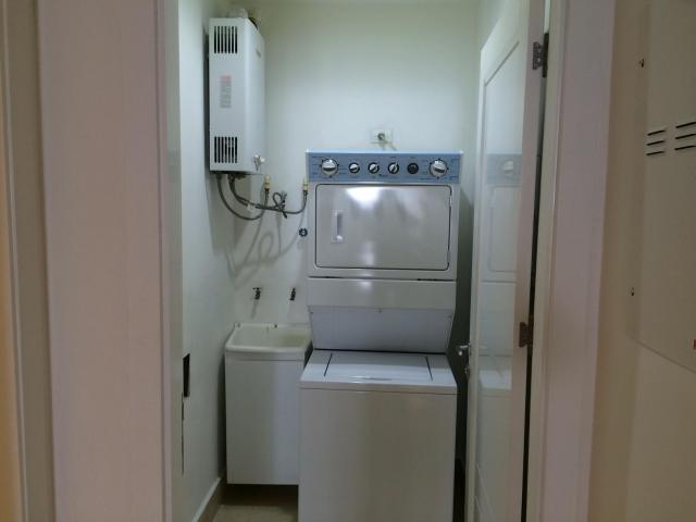 I rent an apartment in avenida balboa # 16-2853, office