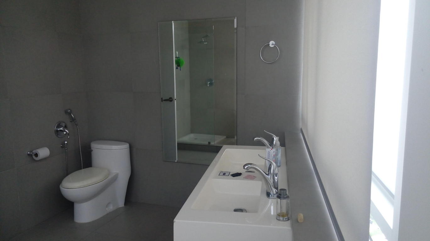 Se alquila apartamento 216m2 avenida balboa telf .rtq