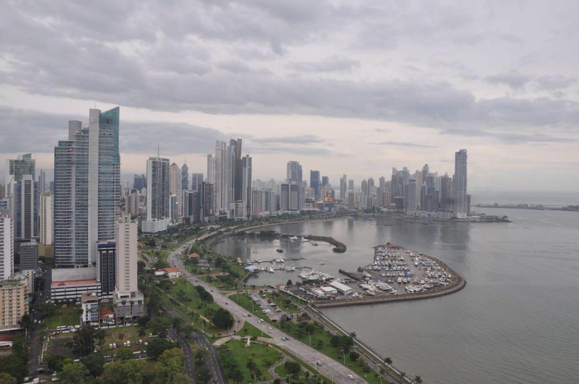 Maravilloso apartamento amoblado en la avenida balboa. lr 16-3313.