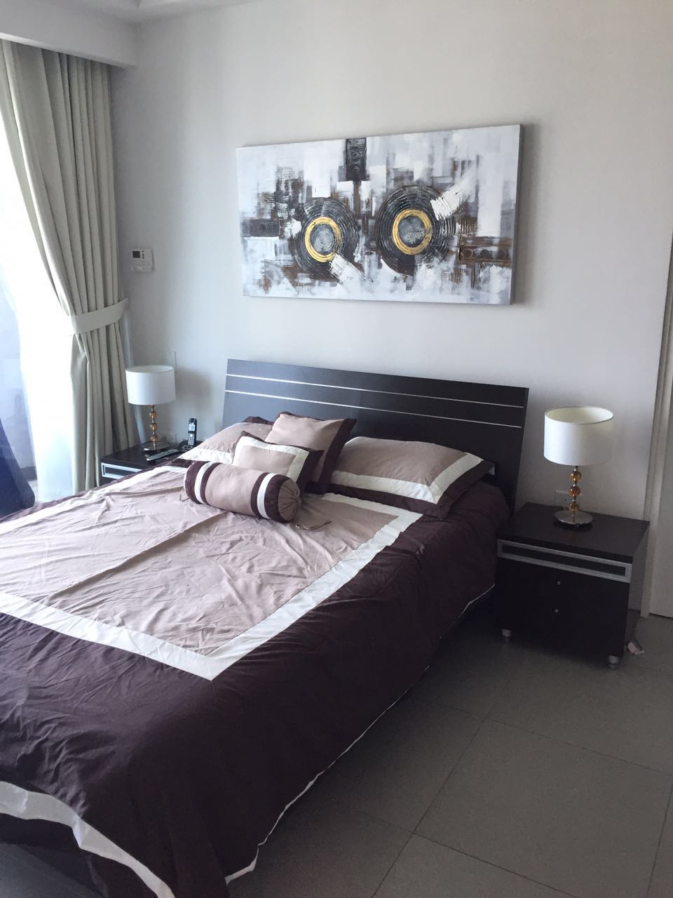 Rent yath club furnished