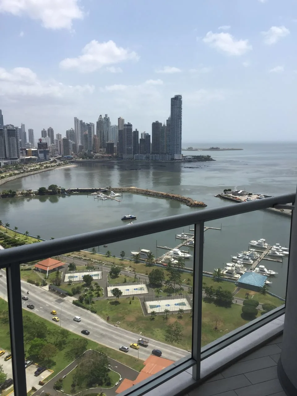 Alquilo yath club amueblado — 5