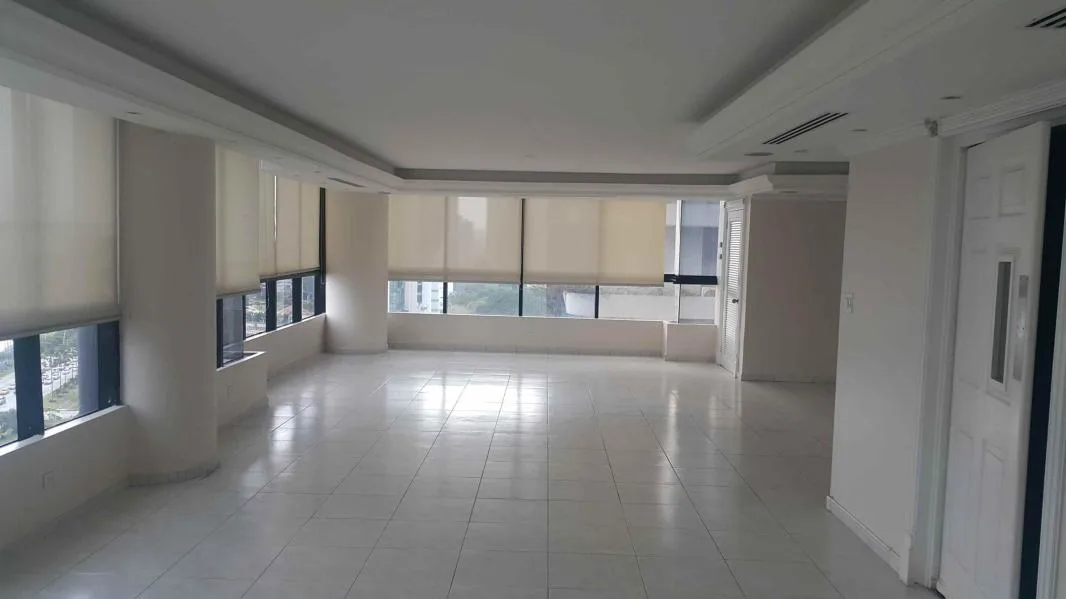 Apartamento en aqluiler en la av balboa de 333m2, tlf, . rtq — 3
