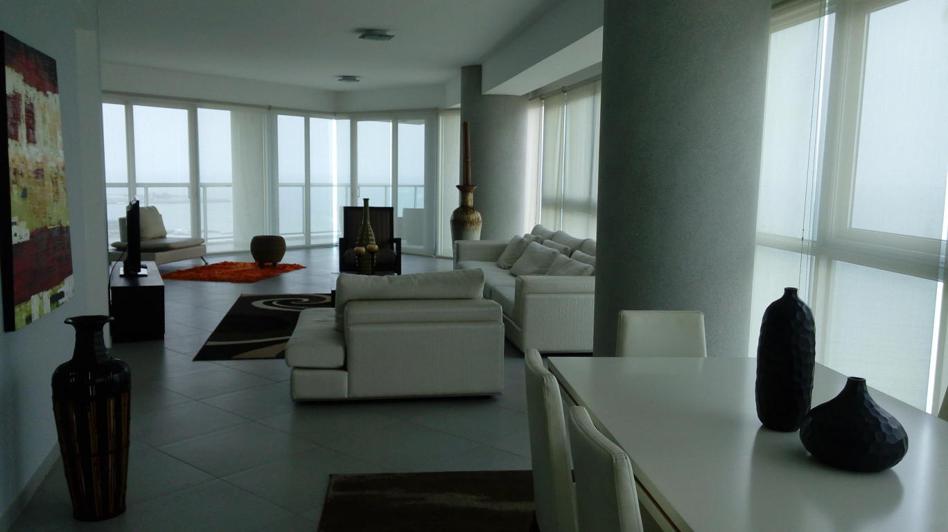 Se alquila apartamento 218m2 avenida balboa telf .rtq