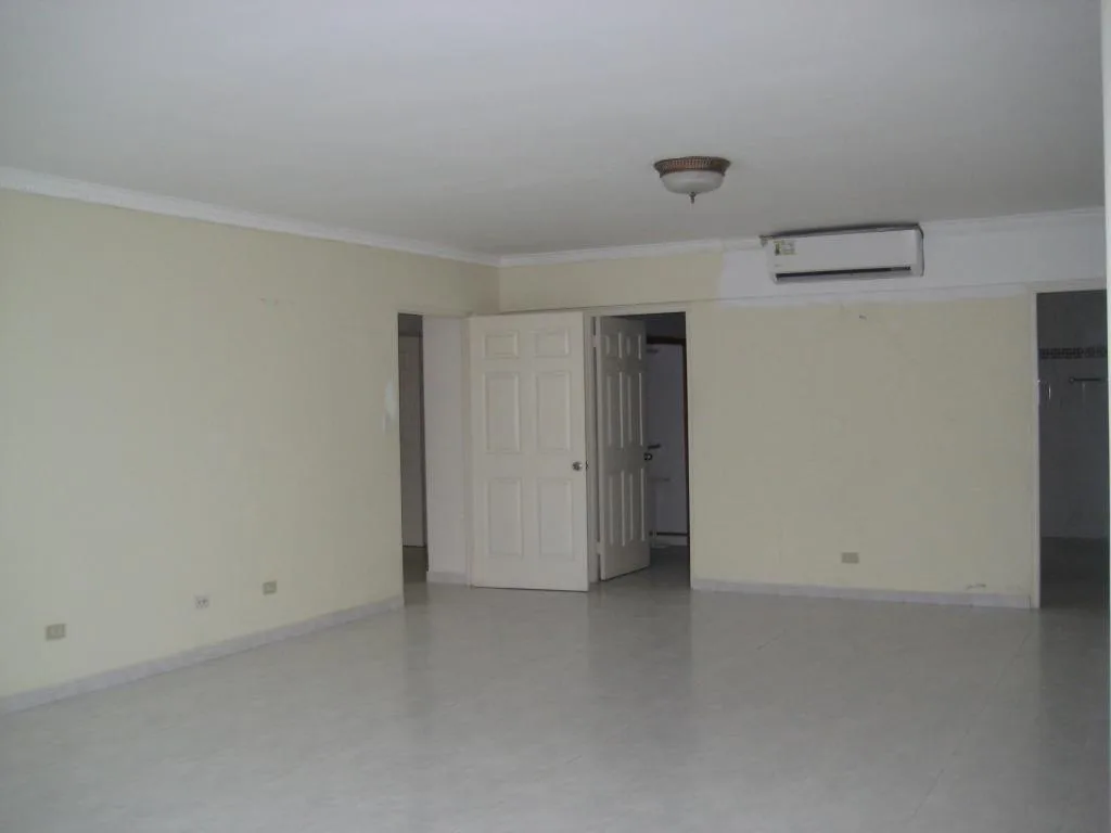 Se alquila apartamento 350m2 avenida balboa telf .rtq — 2