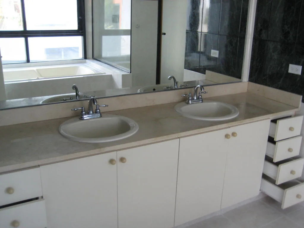 Se alquila apartamento 350m2 avenida balboa telf .rtq — 3