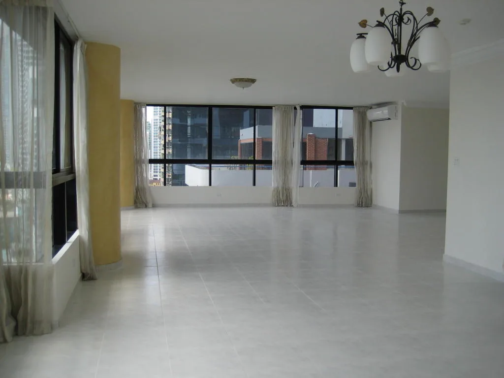 Se alquila apartamento 350m2 avenida balboa telf .rtq — 4