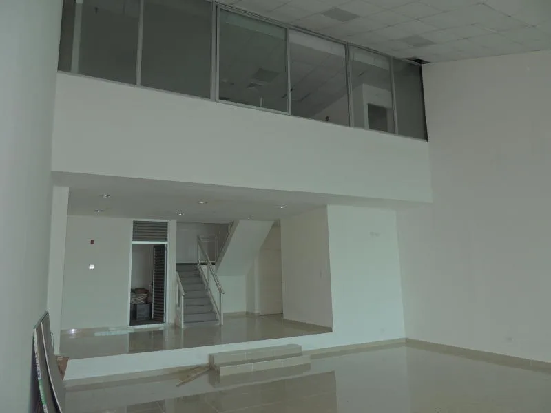 Local comercial en alquiler en panama av balboa, tlf  rtq — 3