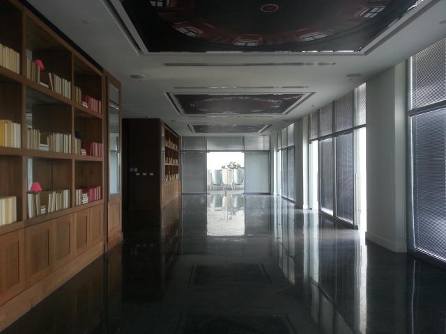IncreÃ­ble apartamento amoblado en avenida balboa. lr 16-3412.