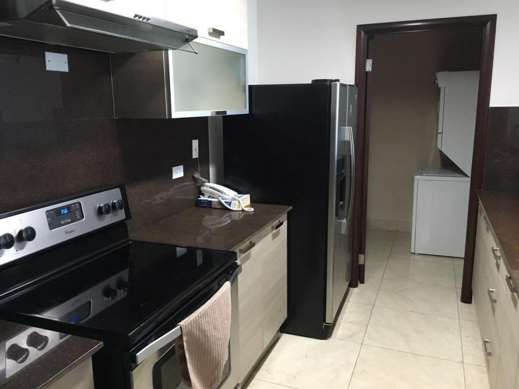 I sell apt furnished and equipped in avenida balboa
