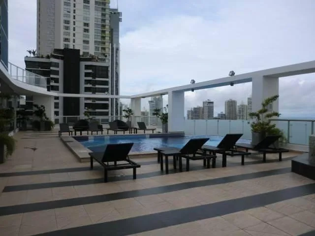 Se alquila apartamento 108m2 en panamÃ¡, av. balboa tlf .rtq — 2