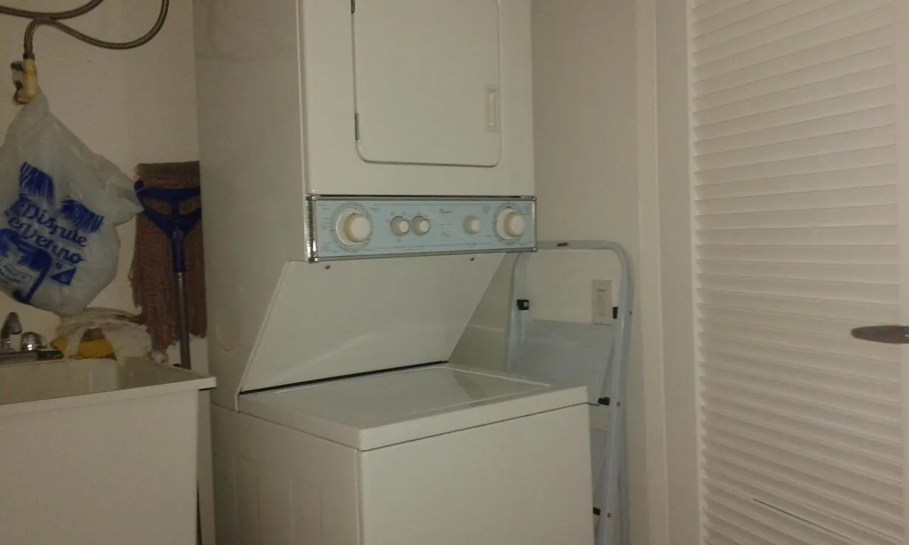 Se alquila apartamento 151m2 en panamÃ¡, av. balboa tlf .rtq — 5
