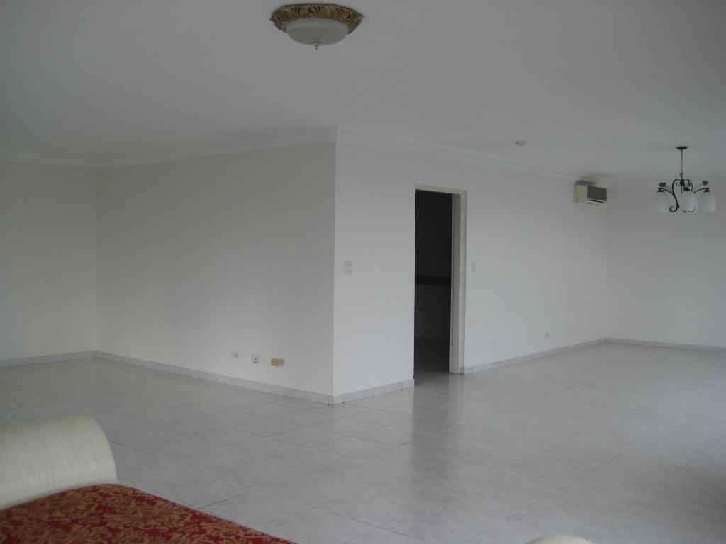 Se alquila apartamento 350m2 en panamÃ¡, av balboa tlf .rtq