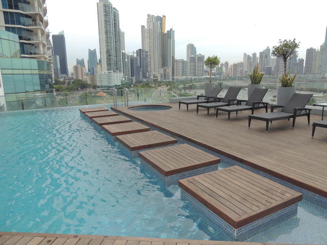 Bello apartamento en exclusivo ph de av. balboa.