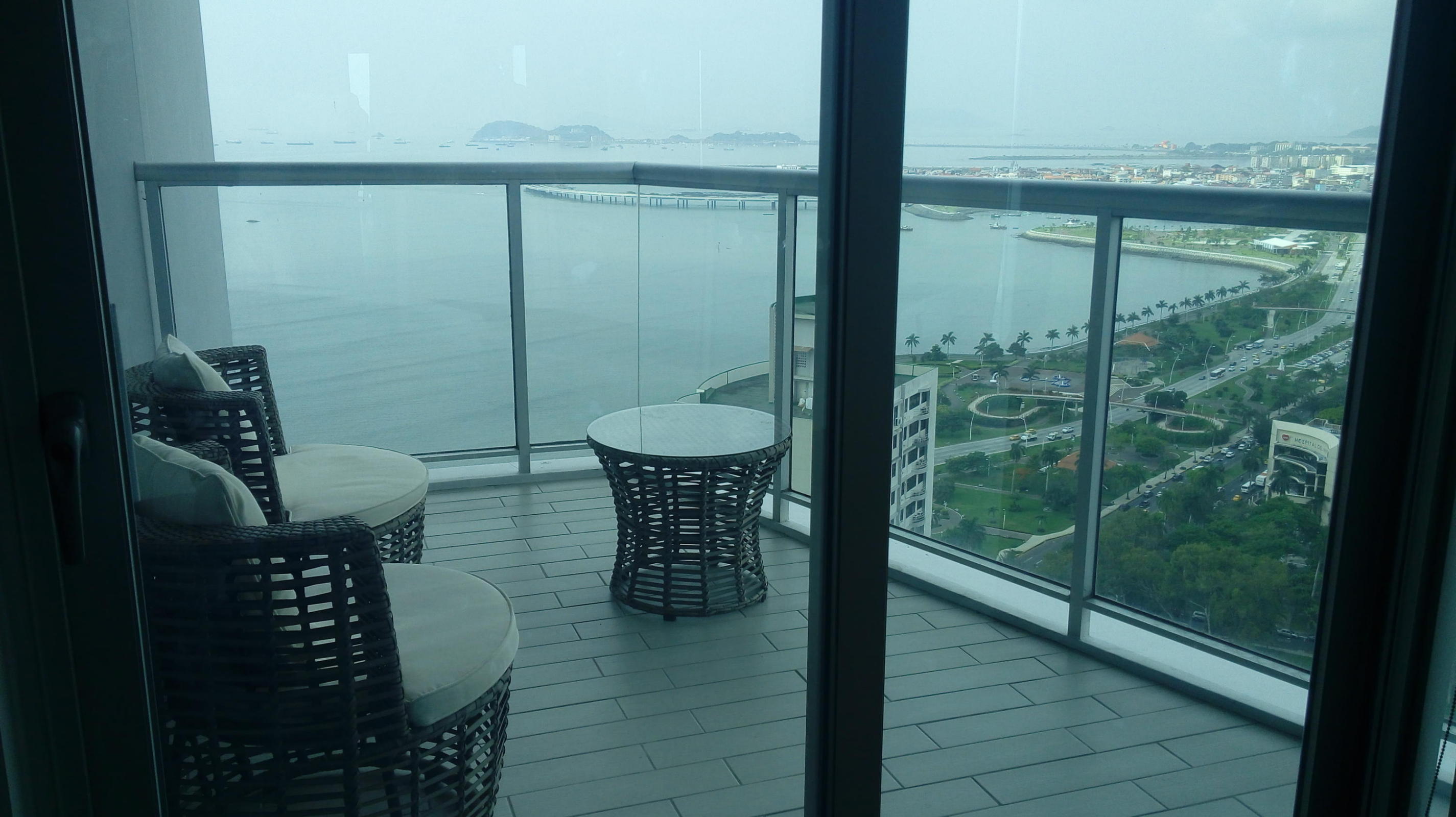 Moderno apartamento para alquiler av. balboa agpm