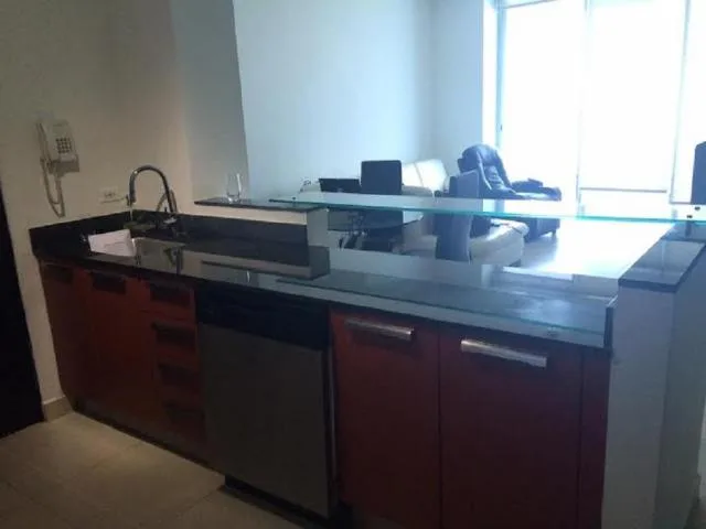 Impecable apartamento amueblado en avenida balboa. lr 16-3703. — 3