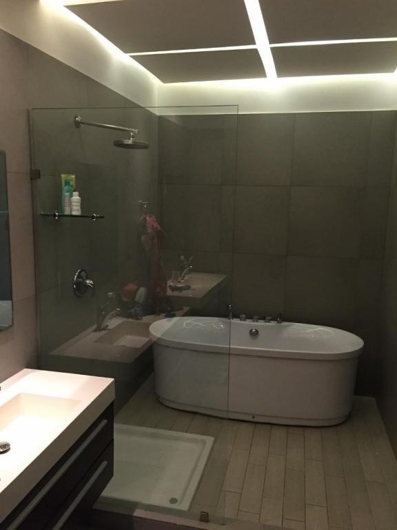 Se alquila apartamento 150m2 en panamÃ¡, av. balboa tlf .rtq