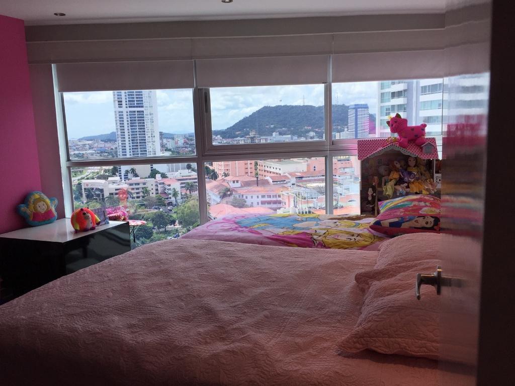 Se alquila apartamento 150m2 en panamÃ¡, av. balboa tlf .rtq
