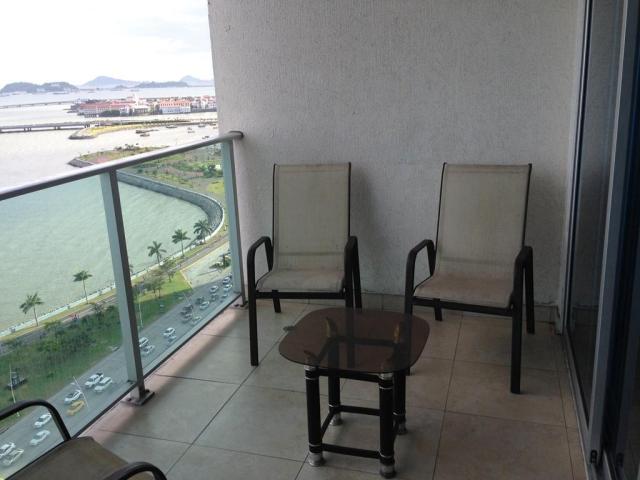 Venta hermoso apartamento amoblado con vista al mar