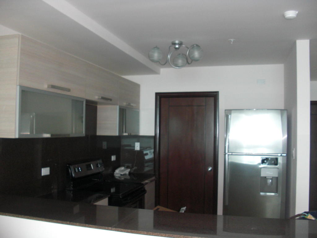 Se alquila apartamento 100m2 en panamÃ¡ av balboa.rtq