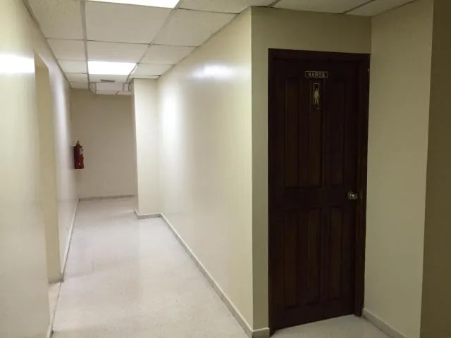 Alquiler de oficina avenida balboa panama 15 1994 ams negociandotuinmueble — 2