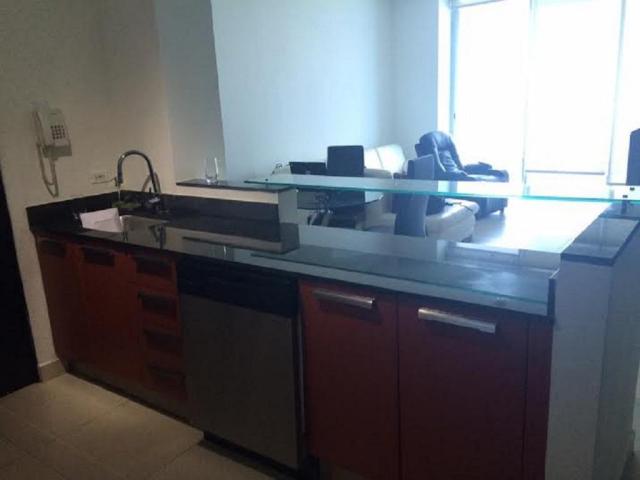 En alquiler bello apartamento en avenida balboa