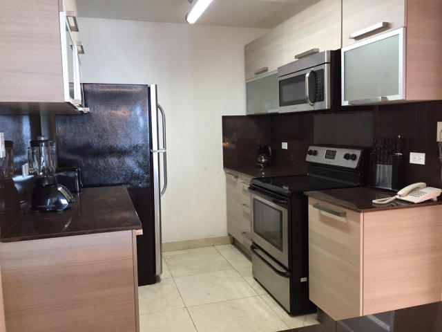 Beautiful 2 bedroom apartment for sale in av. balboa