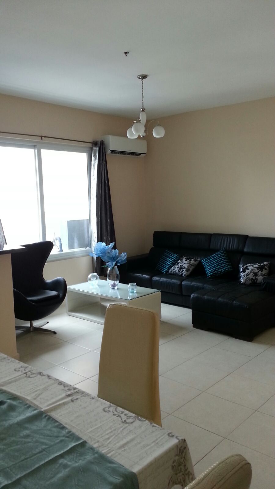 Se vende lindo apartamento amoblado frente al mar