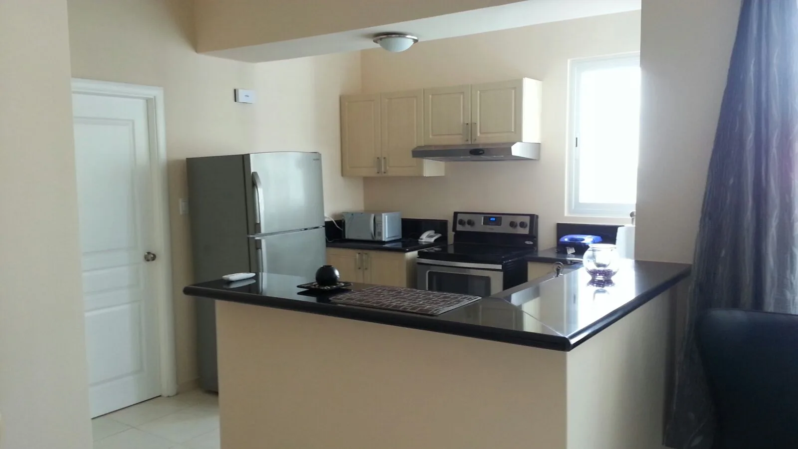 Se vende lindo apartamento amoblado frente al mar — 3