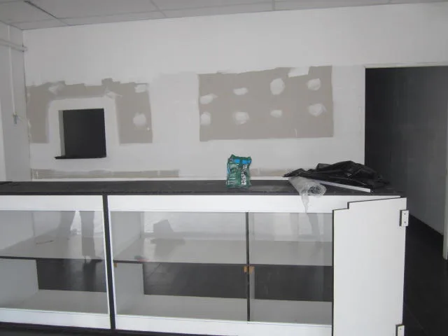 Alquiler de local comercial avenida balboa 16 4168 ams negociandotuinmueble — 2