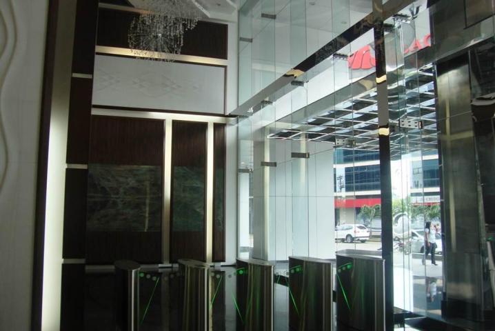  oficina comercial en alquiler avenida balboa ifr 15-2466