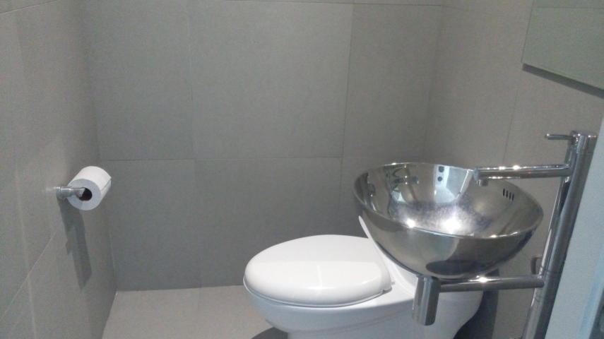 Elegante apartamento amoblado en avenida balboa. lr 16-1974.