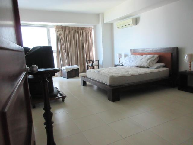 Venta de hermoso apartamento en av. balboa.