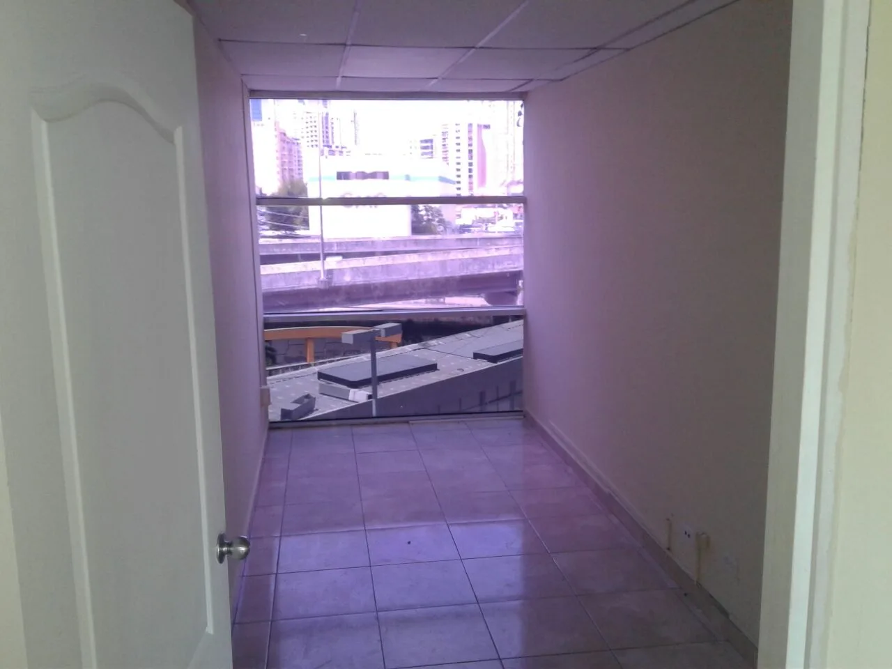 Se alquila oficina 100 % operativa en plaza balboa — 2