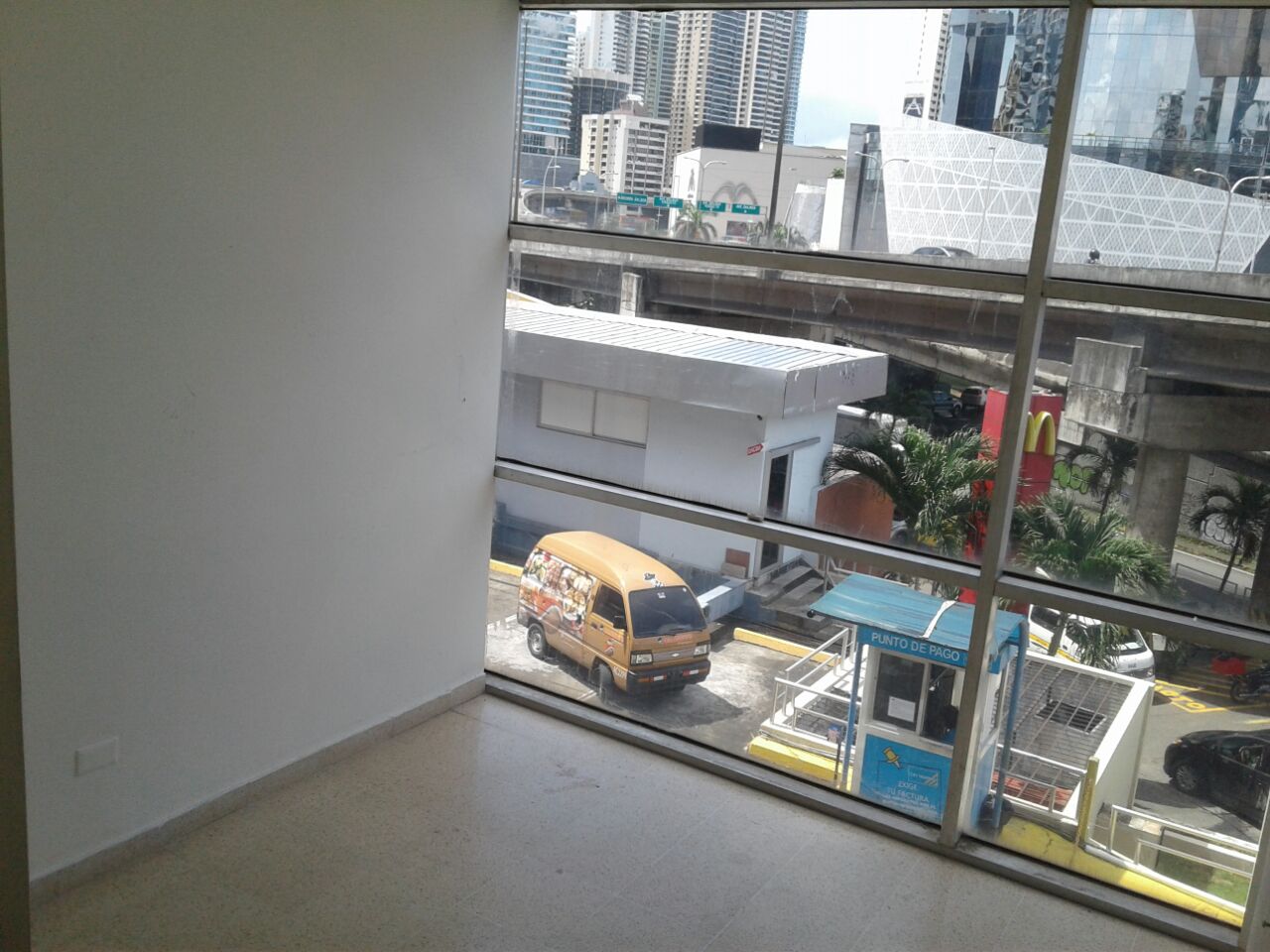 Office for rent in plaza balboa