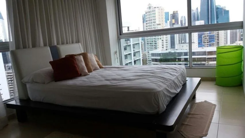 En alquiler exclusivo apartamento,2 recamaras, avenida balboa — 2