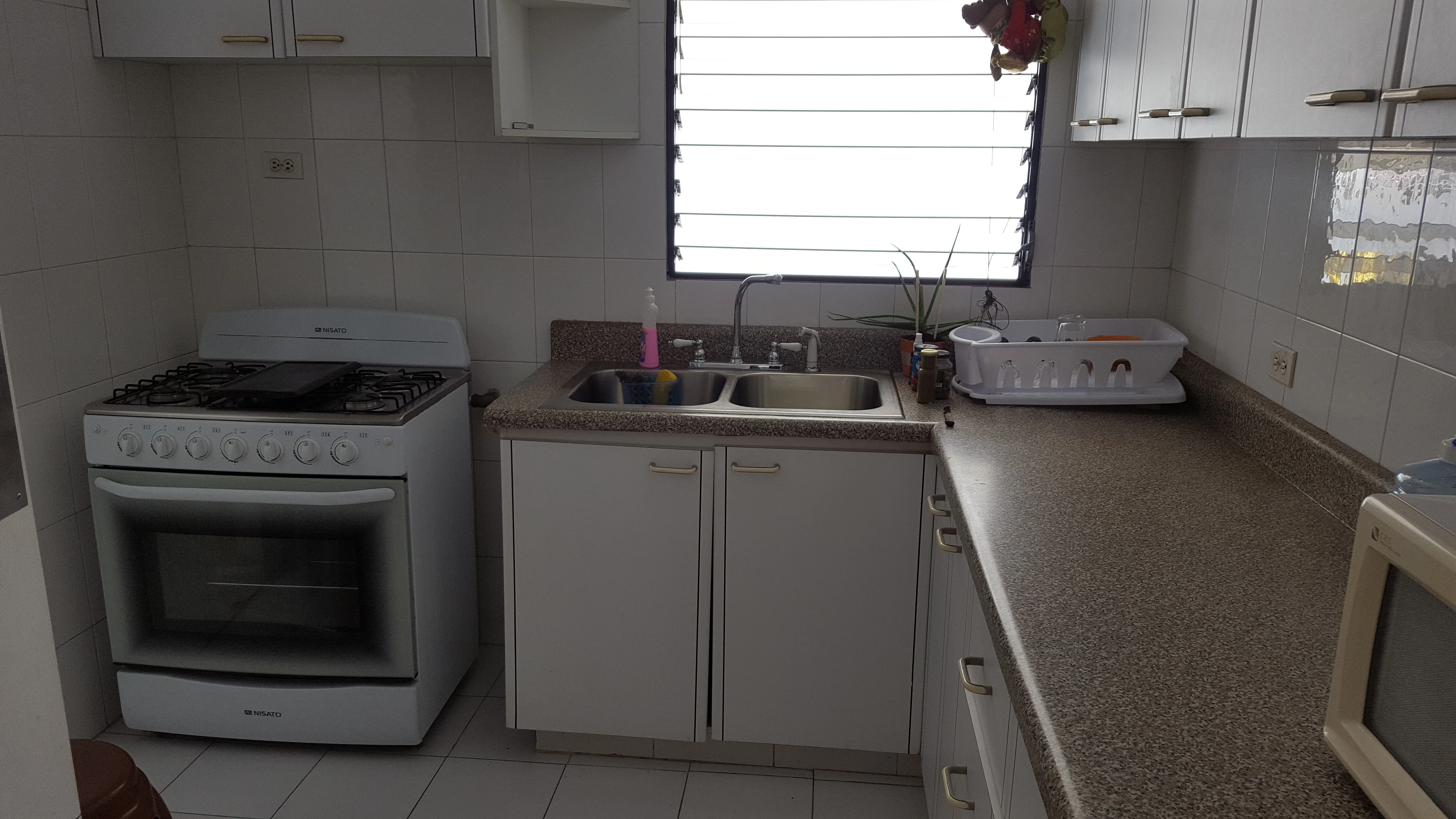 Alquilo apt en avenida balboa amoblado — 5