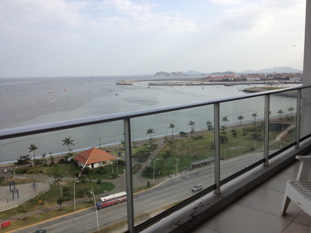 Se vende lindo apartamento amoblado con vista al mar