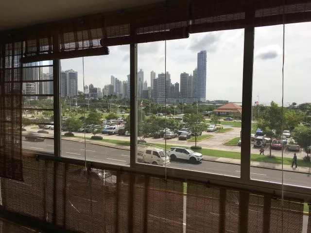 Se alquila apartamento de 3 recamaras en avenida balboa — 2