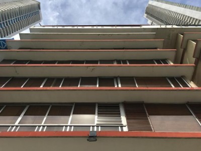 Amplisimo apartamento en alquiler completamente amoblado en avenida balboa,frente a la cinta costera