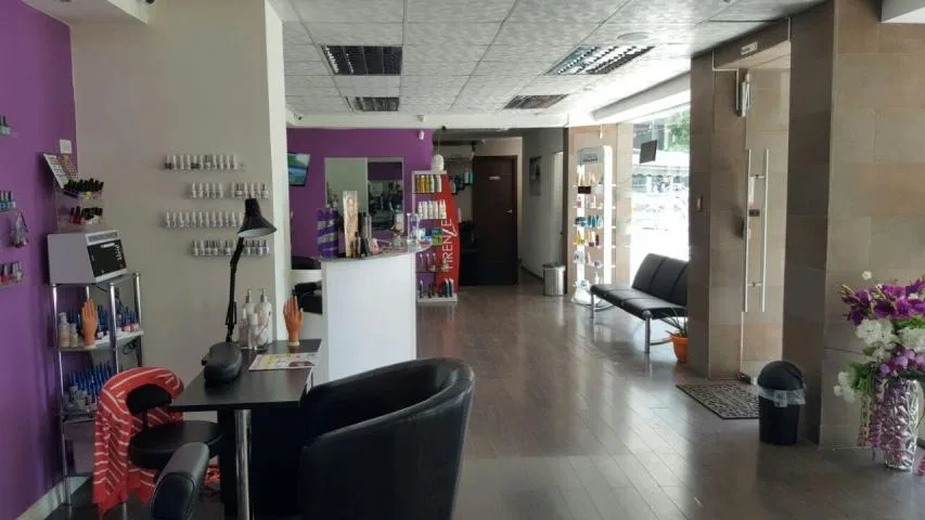 Salon de belleza y estetica en funcionamiento en venta en av. balboa — 3