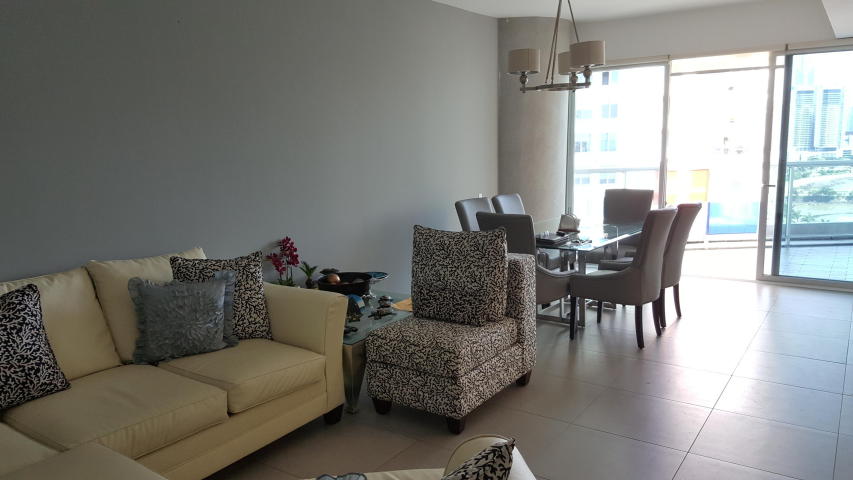 En venta en avenida balboa. mh
