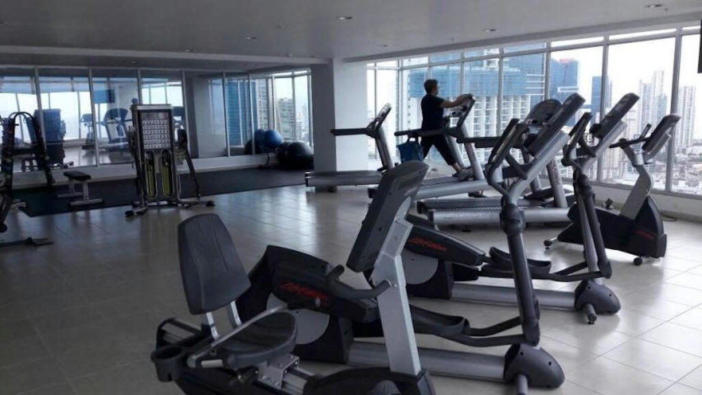 Vendo apartamento avenida balboa 2 recamaras grand bay tower 