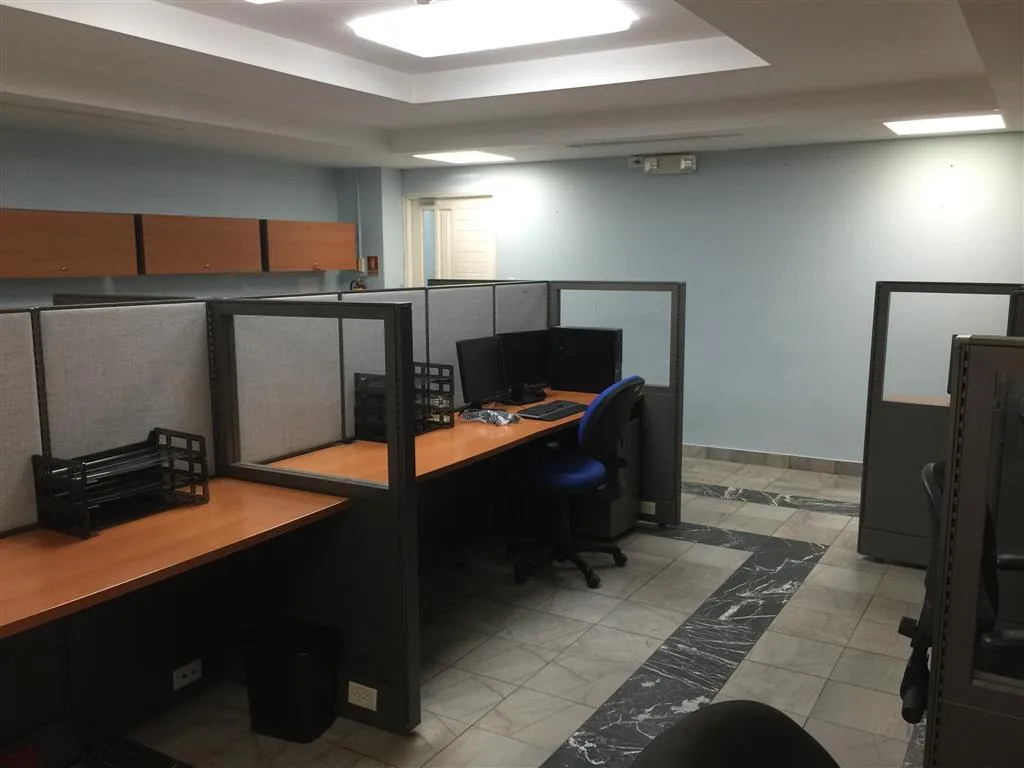 Magnifica oficina en alquiler en edificio bac (id 10603)  — 2