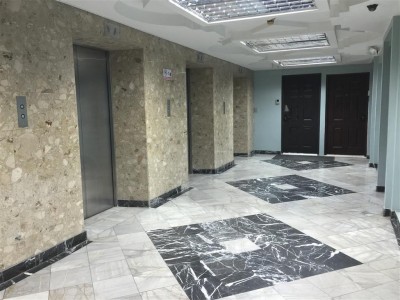 Spacious and modern office with divisions, option for rent or sale, ground floor, good view and loca