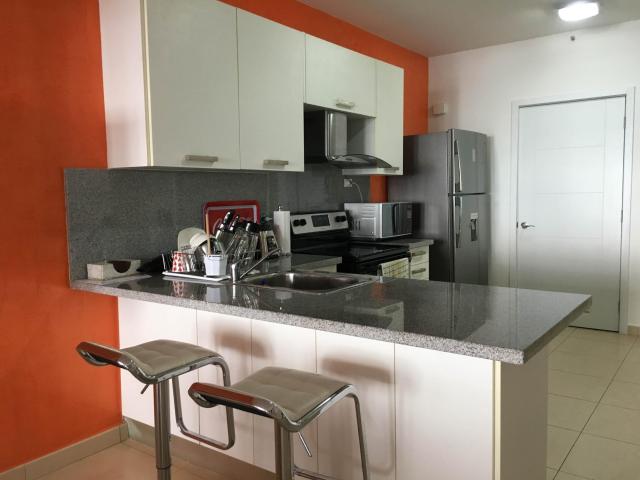 For rent, 2 bedrooms, in avenida balboa. mh